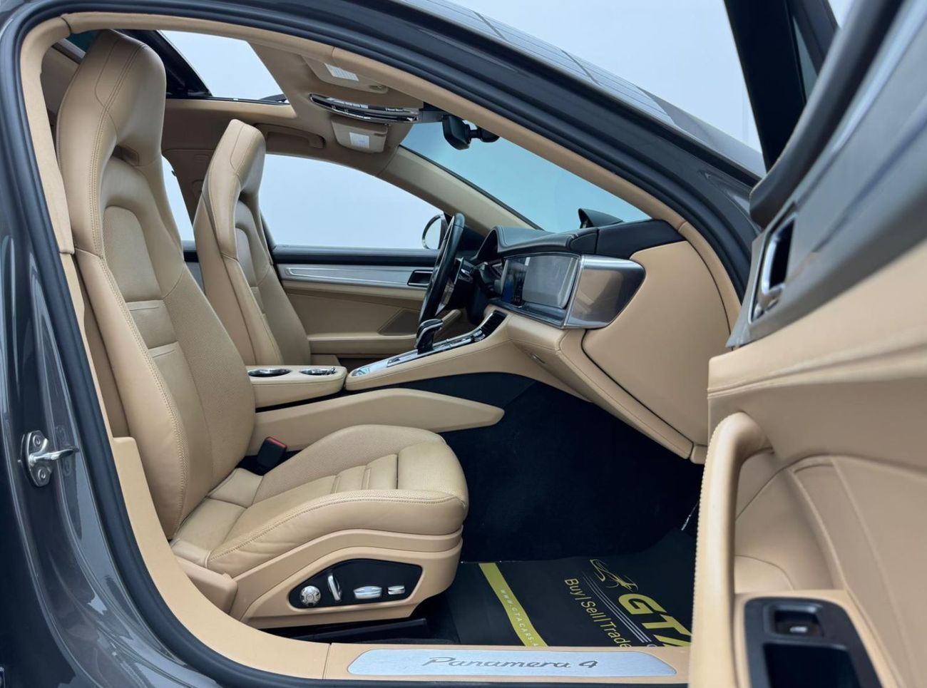 Porsche Panamera 4 3.0L 2018 Porsche Panamera 4, 1 Year Warranty, Service History