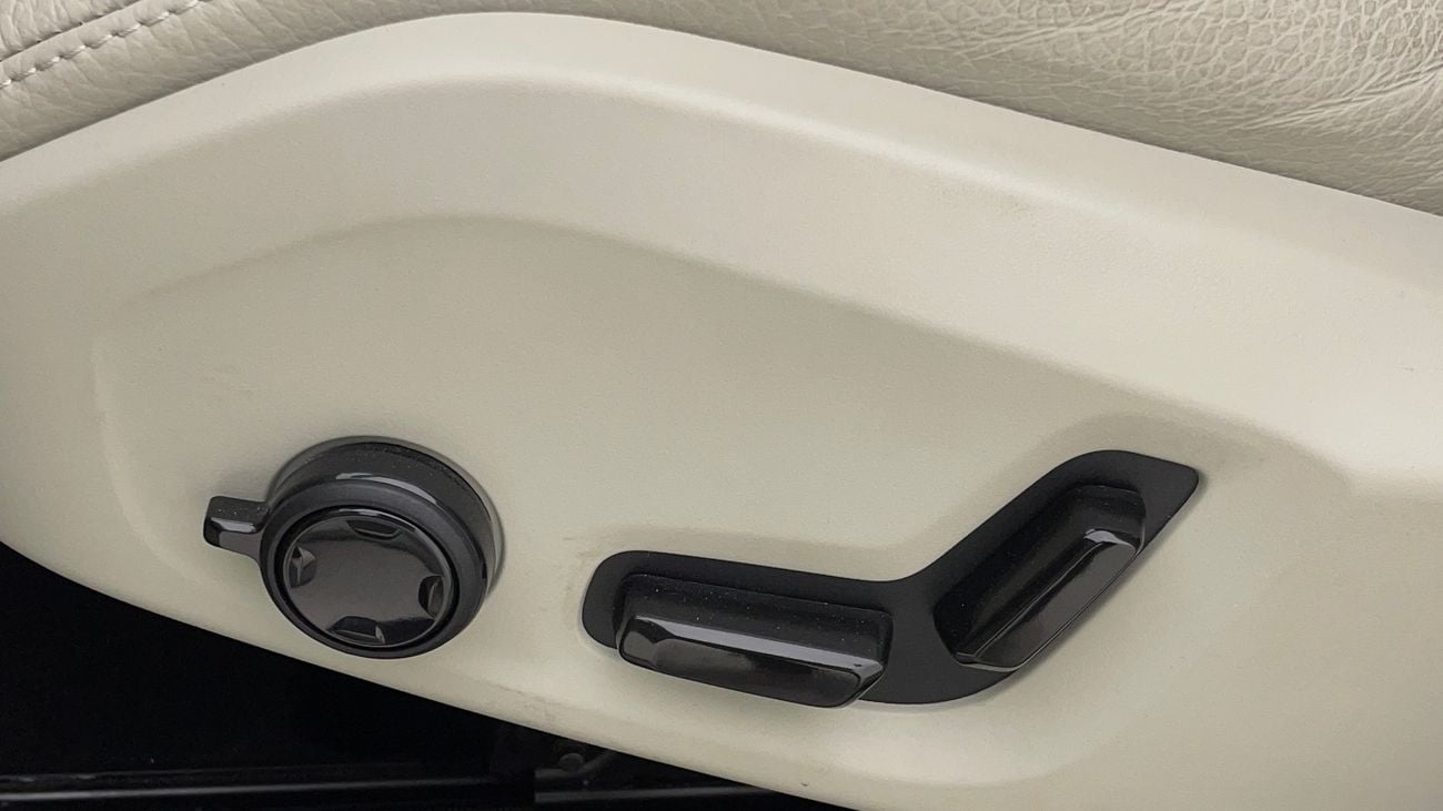 Volvo XC60 B5 ULTIMATE DARK AWD 2 | Zero Down Payment | Home Test Drive