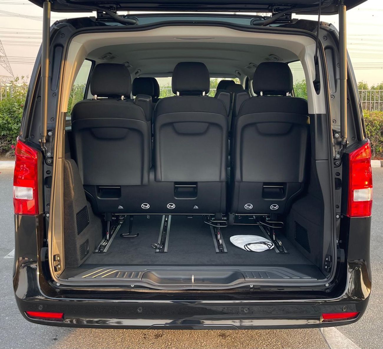 مرسيدس بنز V 300 5 years Warranty 2025 GCC