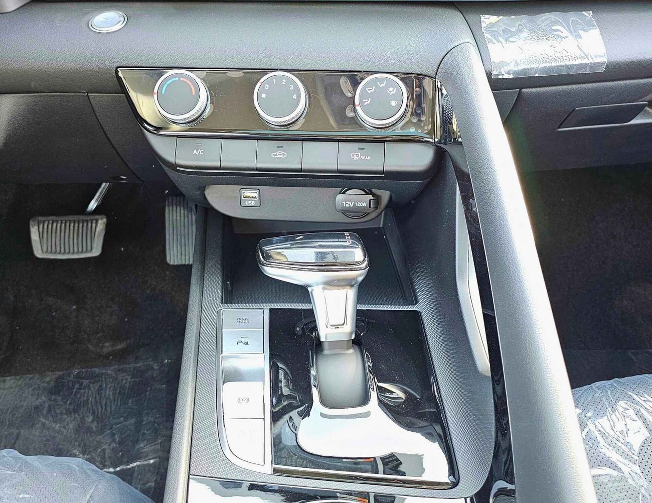 Hyundai Elantra ELITE | 1.5L PETROL | SUNROOF WITH LEATHER | CHINESE SPECS (CODE# 69061)