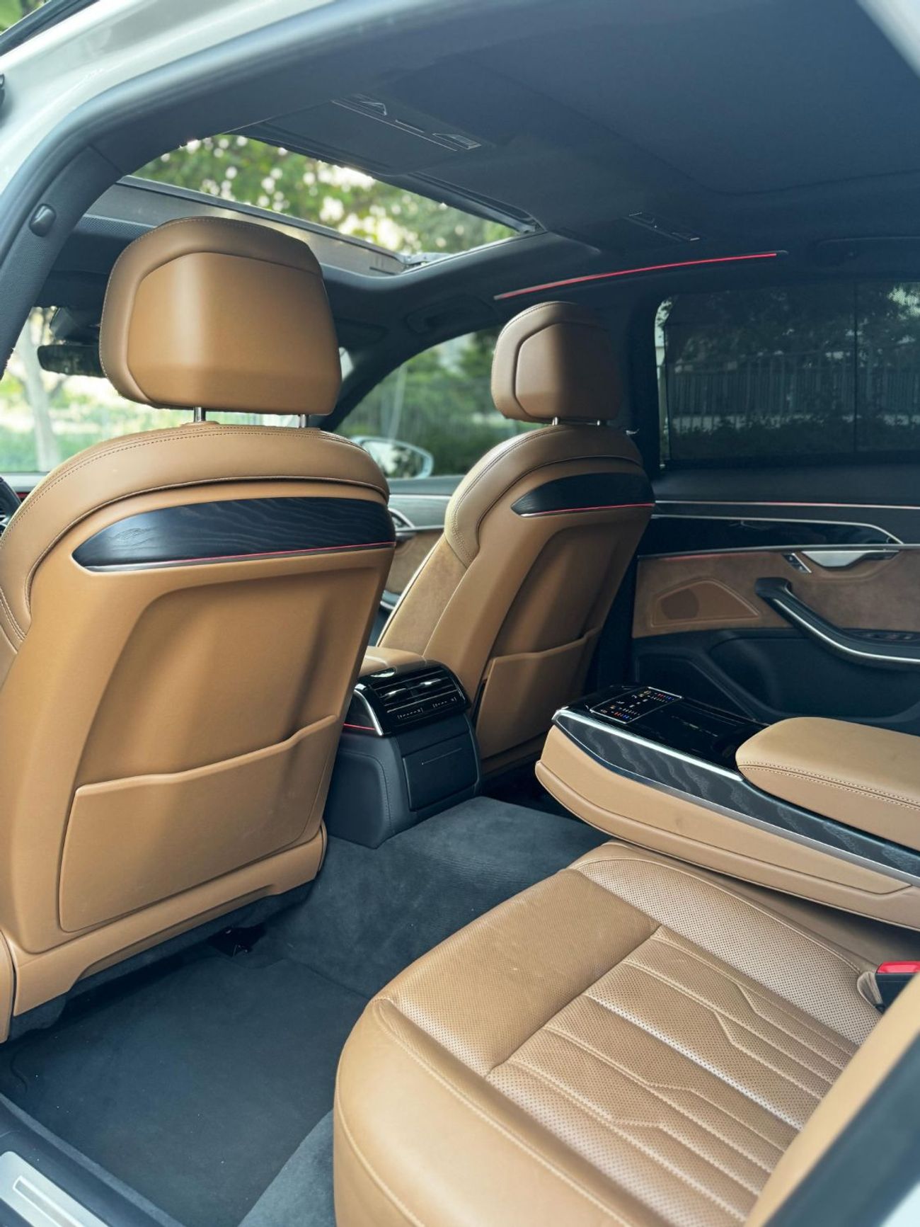 Audi A8 L 55 TFSI quattro Launch Edition 3.0L