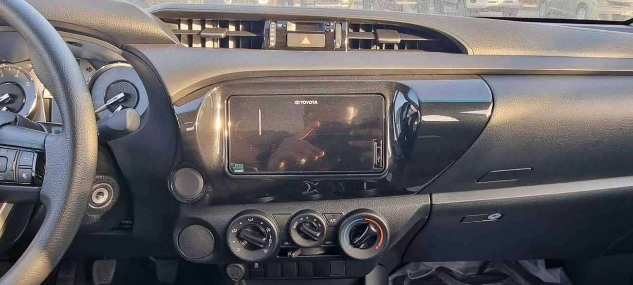 Toyota Hilux TOYOTA HILUX 2.4L DIESEL MT 4X2 MY 2026