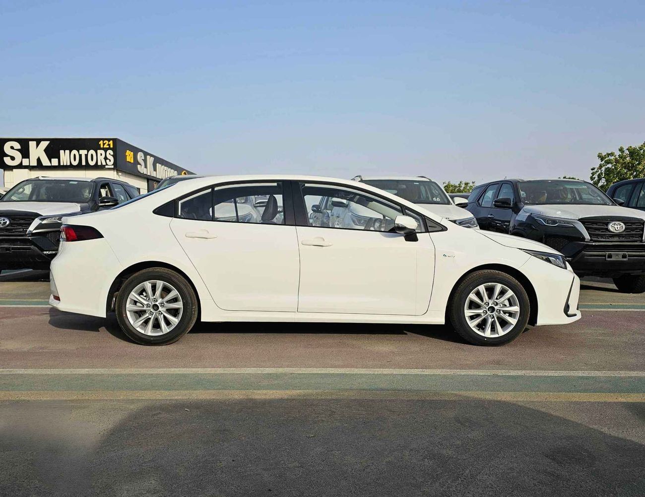 Toyota Corolla ELITE / 1.8L  A/T / PUSH START / SUNROOF / DVD + CAMERA (CODE # HYBRID)