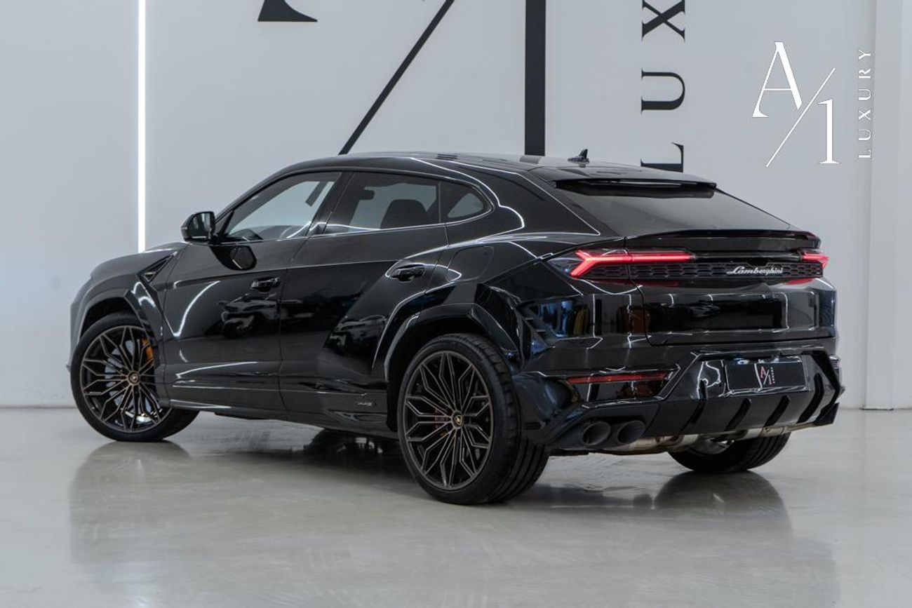 Lamborghini Urus SE 4.0T V8 2025 Lamborghini Urus SE, Warranty, Carbon Fiber Package, Fully Loaded, Very Low Kms, 789