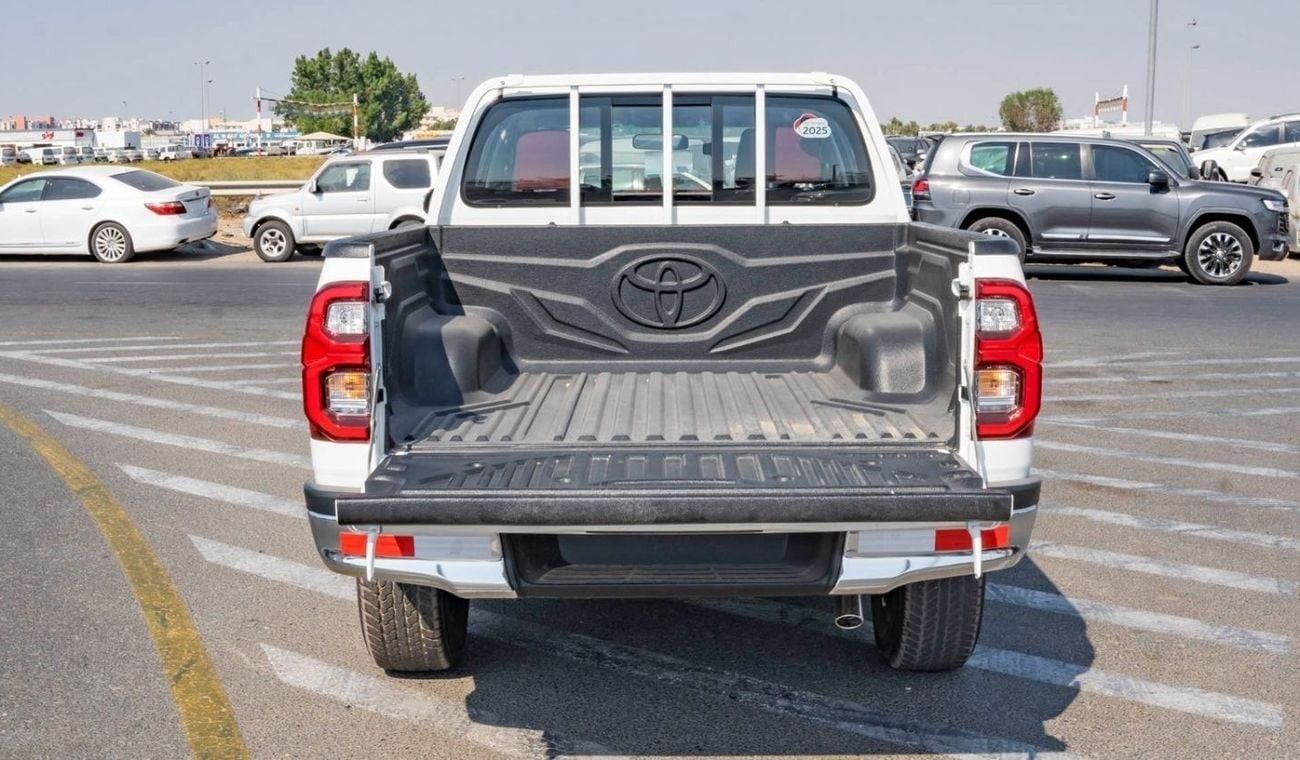 Toyota Hilux 2025 Toyota Hilux SR5 DC 4x4 2.7L Petrol AT (White)