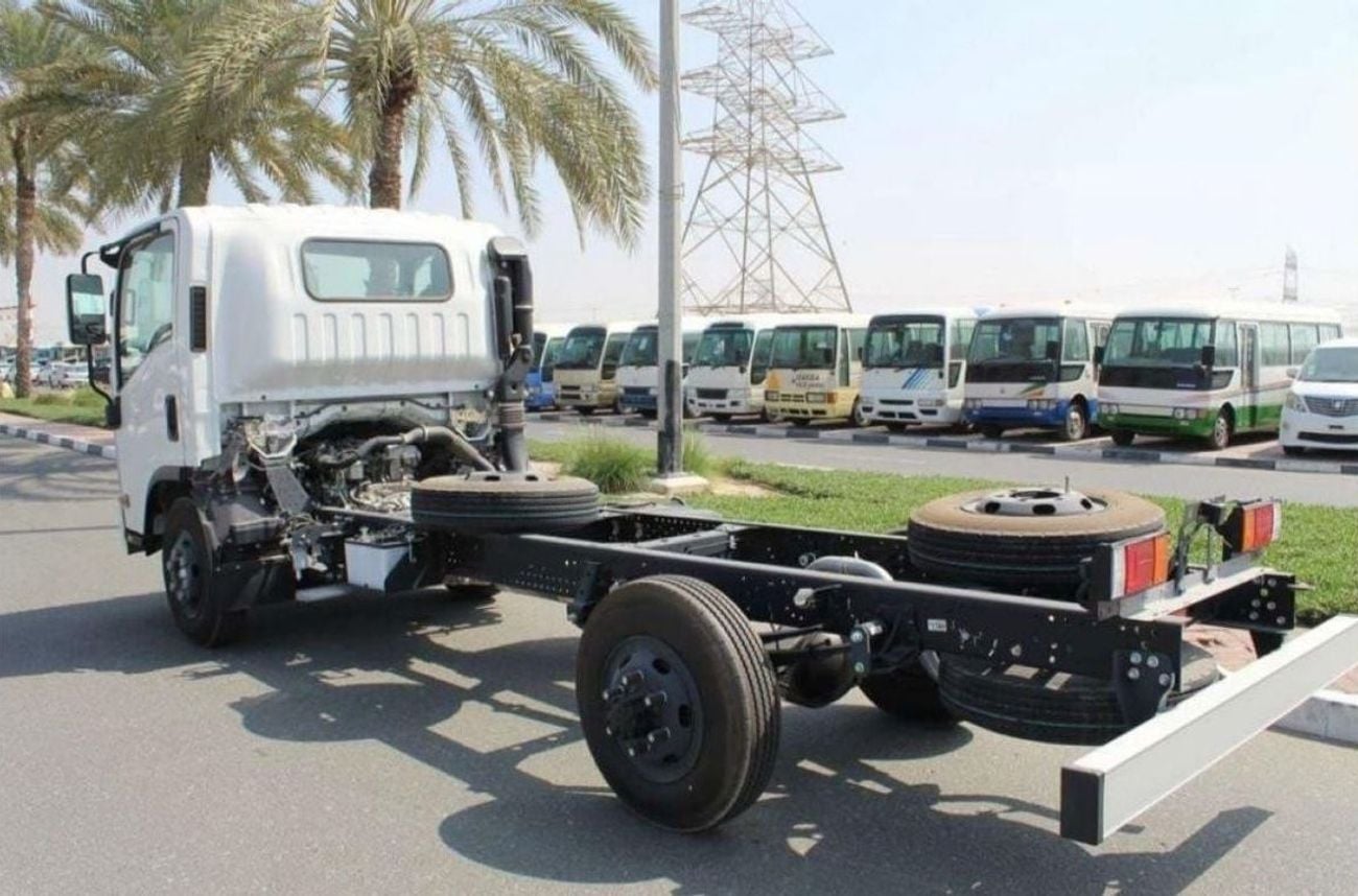 إيسوزو NPR 85