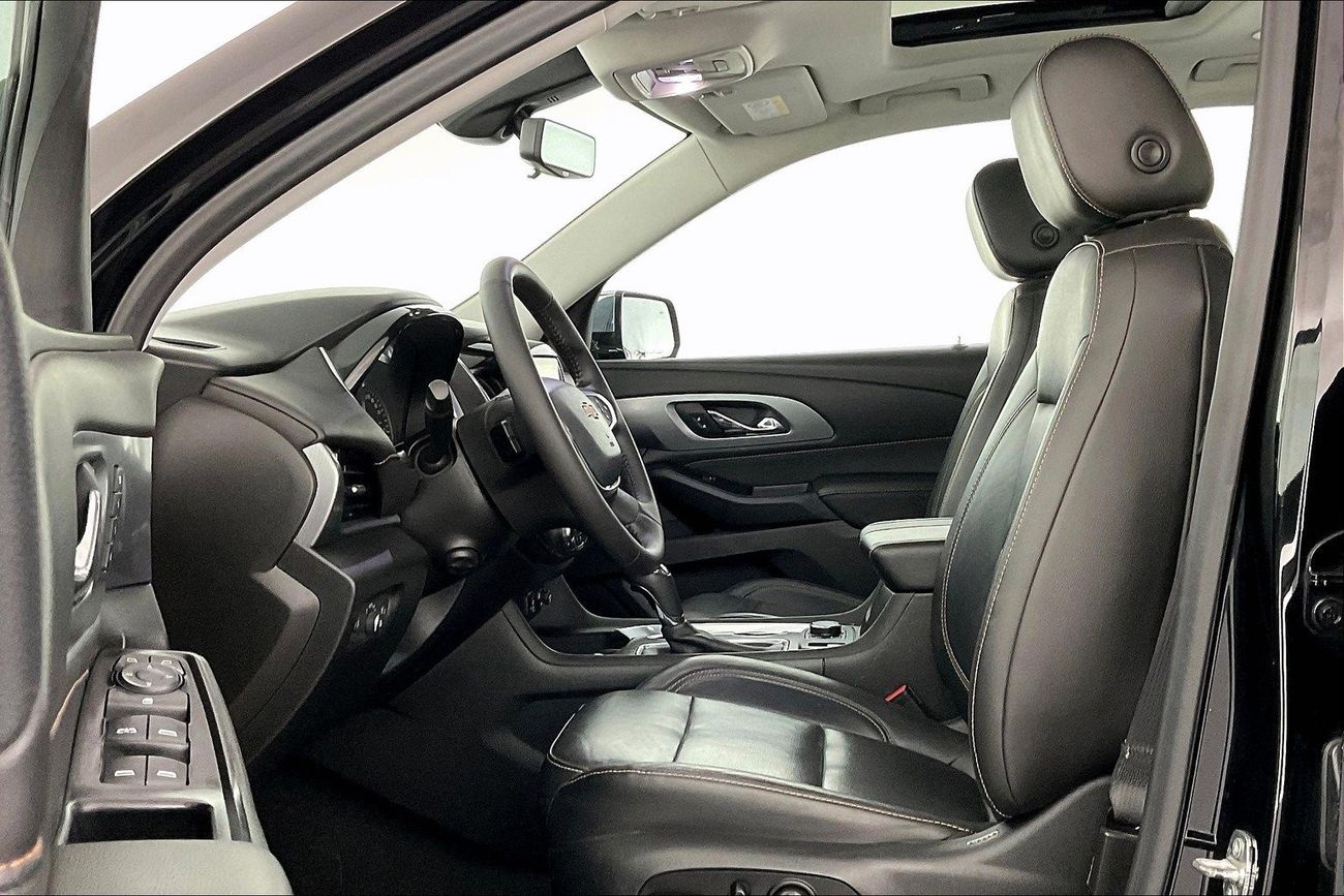 ميتسوبيشي باجيرو GLS Midline w/sunroof | شامل الضمان | 0 ﺪﻔﻋﺓ ﺃﻮﻟﻯ