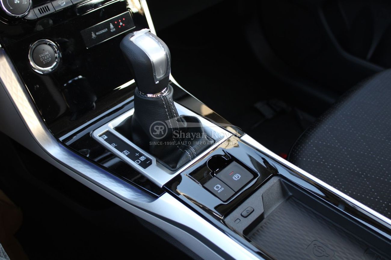 Toyota Veloz LHD 1.5L PET AT 7S 2025MY