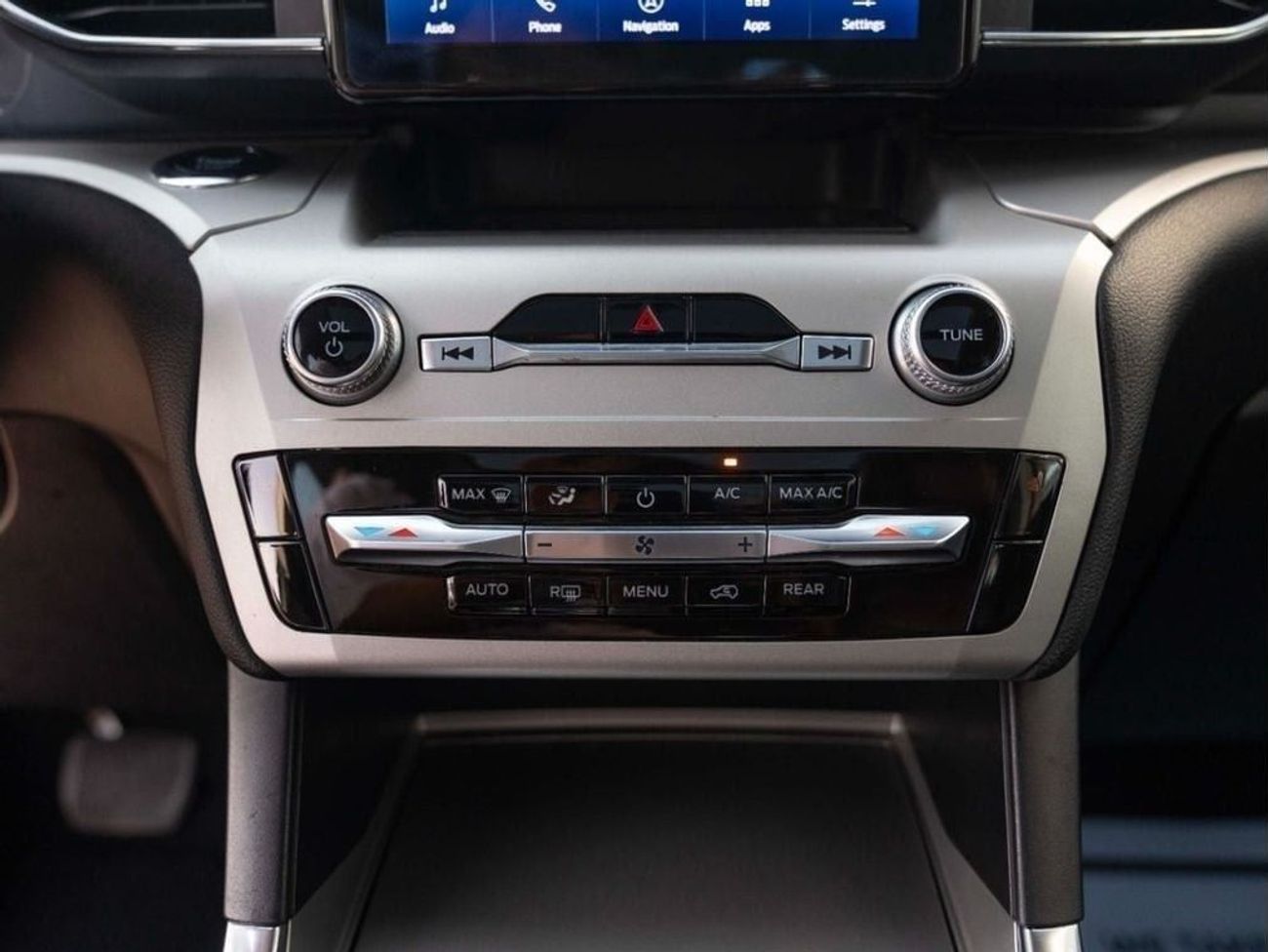 Ford Explorer XLT 200A 2.3L 4WD