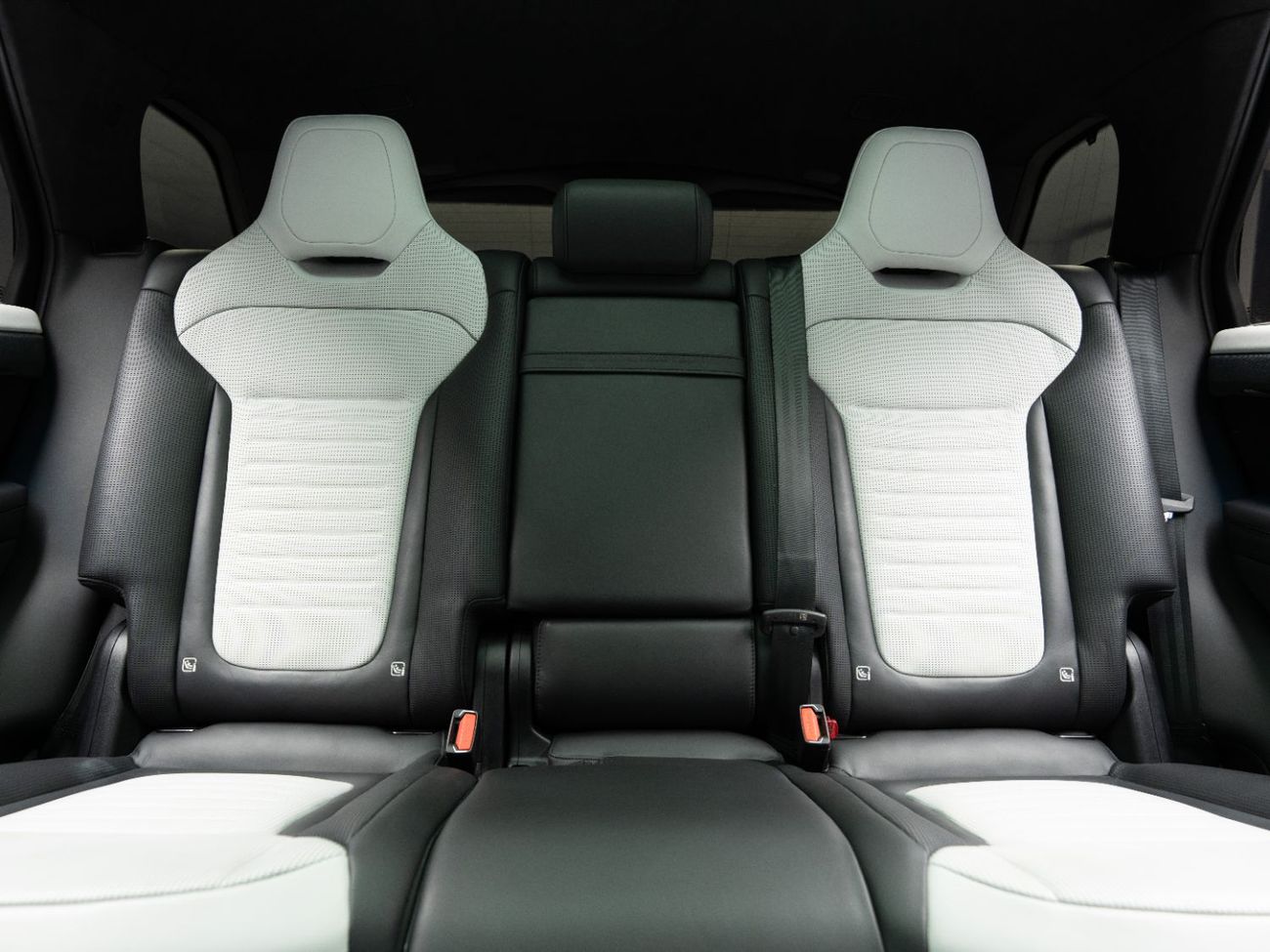 Land Rover Range Rover Sport SV EDITION ONE BUY NOW, PAY 2027 | THE BLACKLINE STANDARD | Al Tayer Warranty + Service Contract, Full Carbon, GCC
