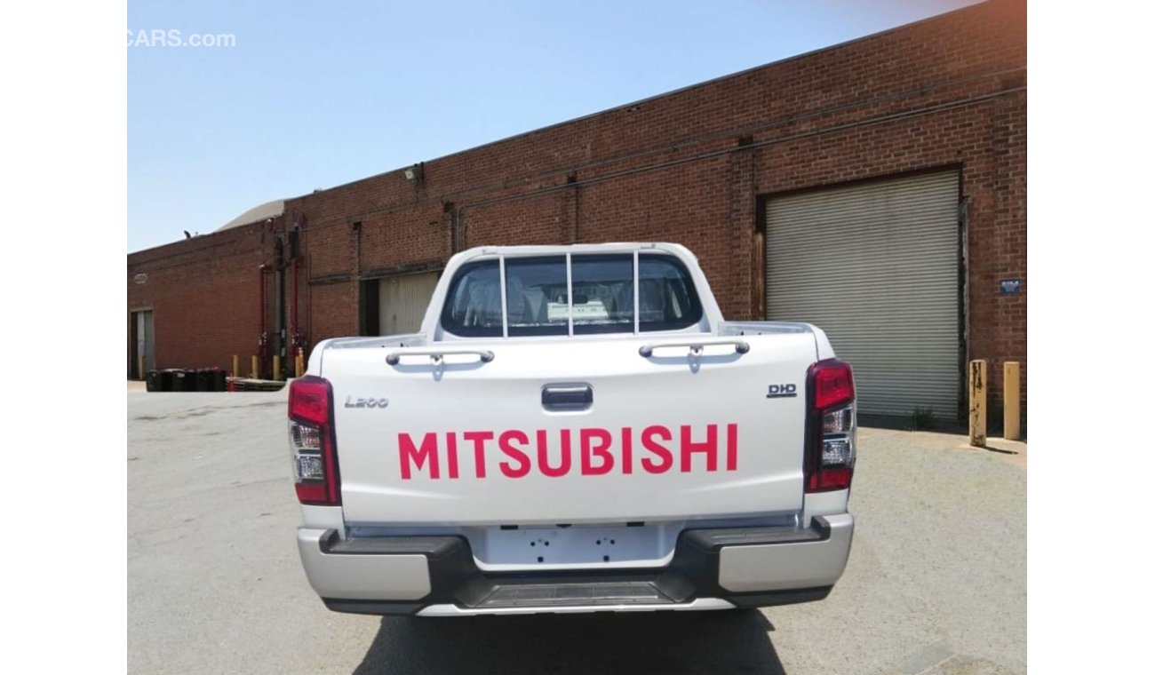Mitsubishi L200 NEW SHAPE 2.4L DIESEL DOUBLE CAB 4X4 STANDARD MT//2020