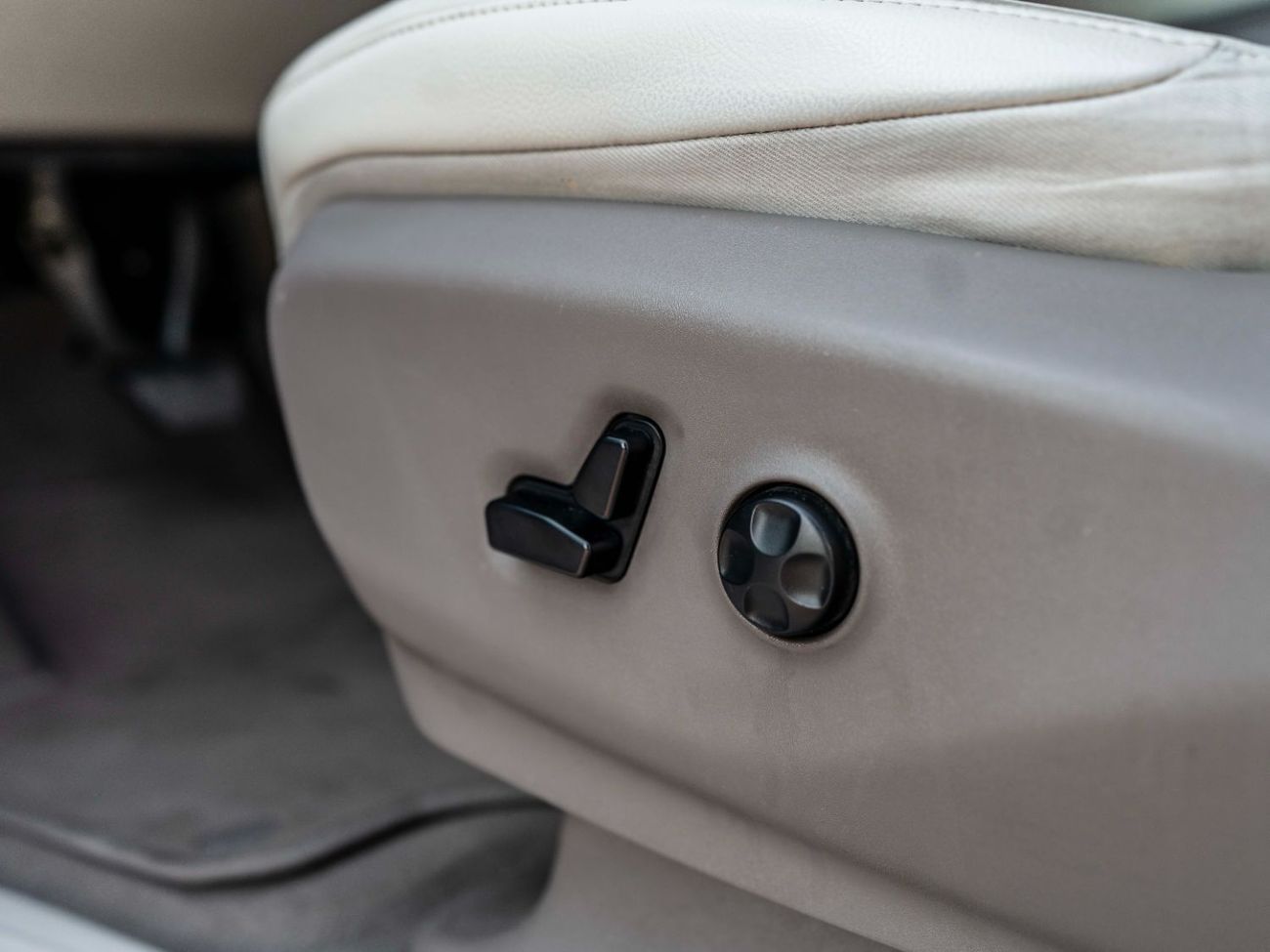 كرايسلر باسيفيكا Touring 3.6L