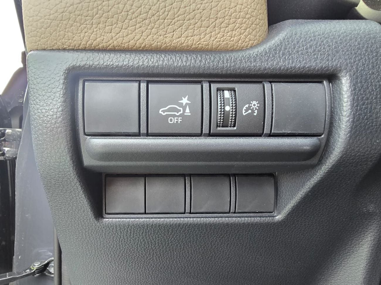 تويوتا برادو Toyota land Cruiser prado  MID 2.4l petrol Turbo A/T SUV 4WD  grey color 2026 model