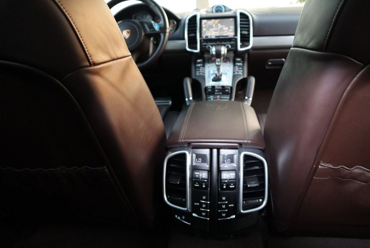 Porsche Cayenne Cayenne S V8 GTS KT. GCC