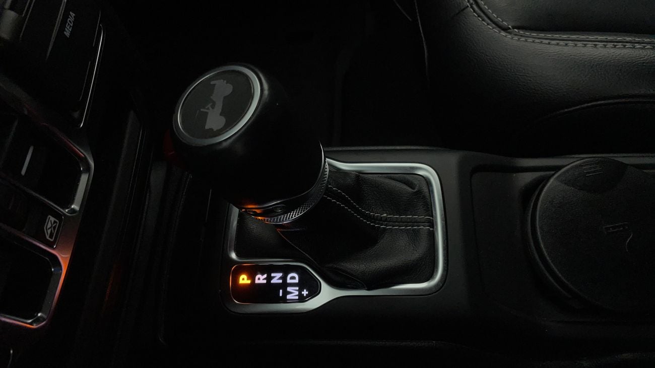 جيب رانجلر UNLIMITED SAHARA 3.6 | بدون دفعة مقدمة | اختبار القيادة في المنزل