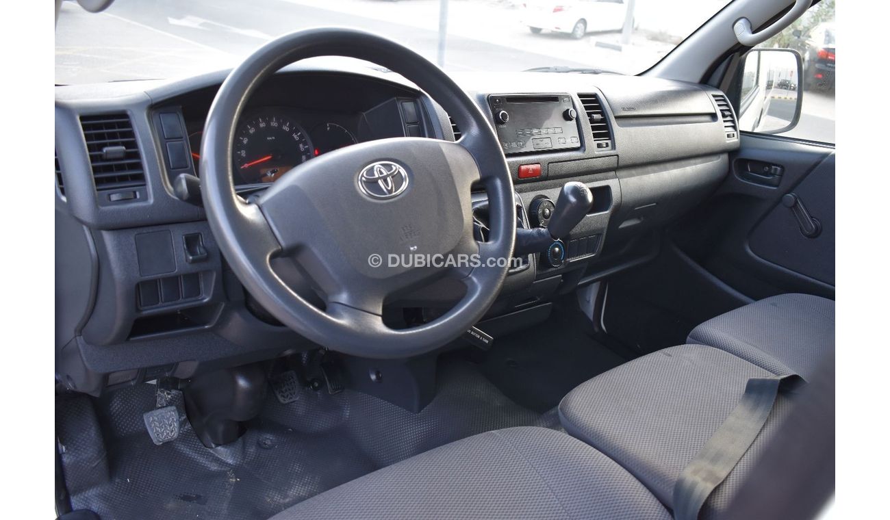 Used TOYOTA HIACE 2015 (6 SEATER)(HALF PASSENGER HALF CARGO) 2015 for