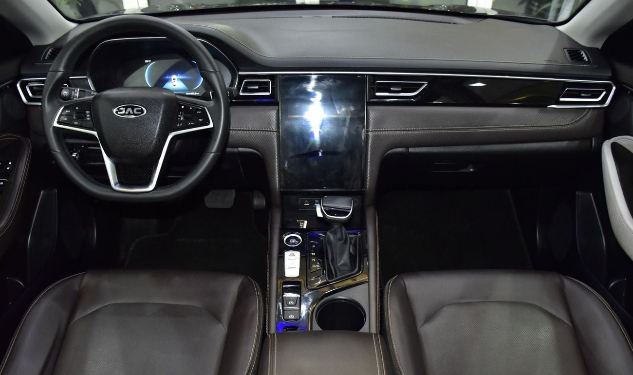 جاك J7 EXCELLENT DEAL for our JAC J7 ( 2024 Model ) in Grey Color GCC Specs