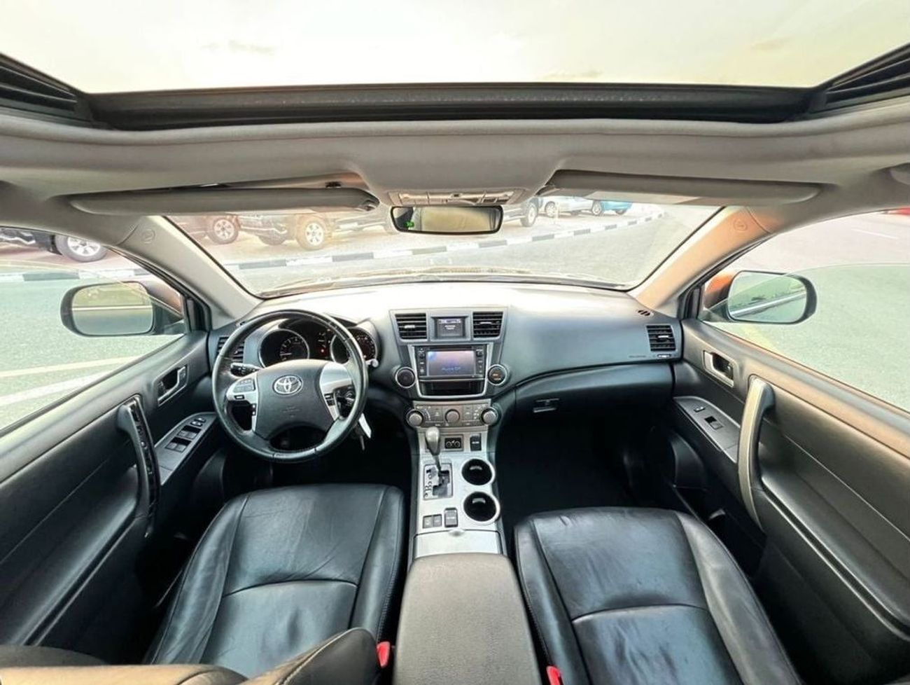 تويوتا هايلاندر 2013 TOYOTA HIGHLANDER XLE - Sunroof - Electric + Leather Seats -3.5L V6