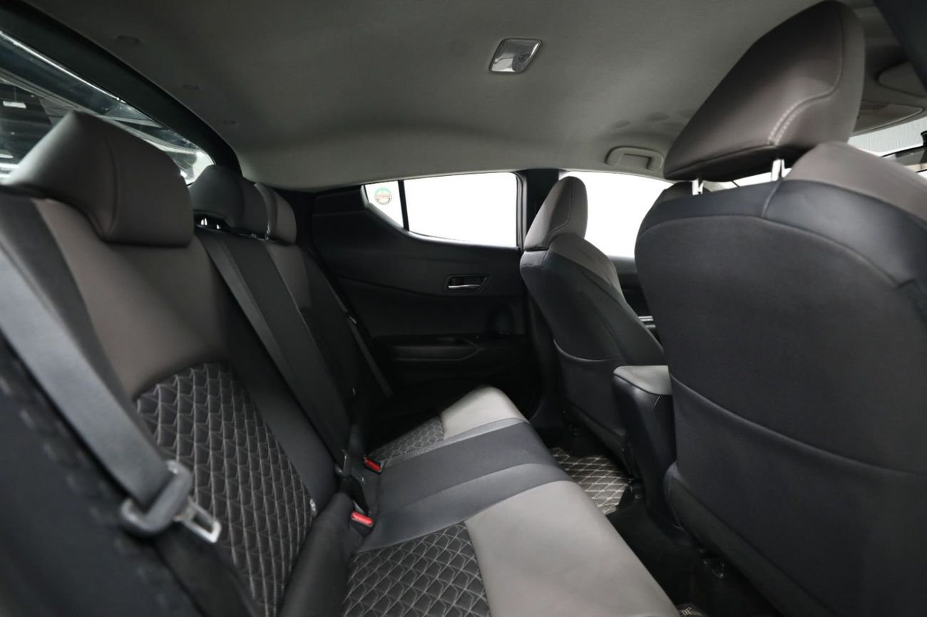 تويوتا CHR GCC | Toyota C HR | 1.8L Hybrid  | 2 Years Warranty | AED 1450 monthly with 0% Downpayment | Ref#R36