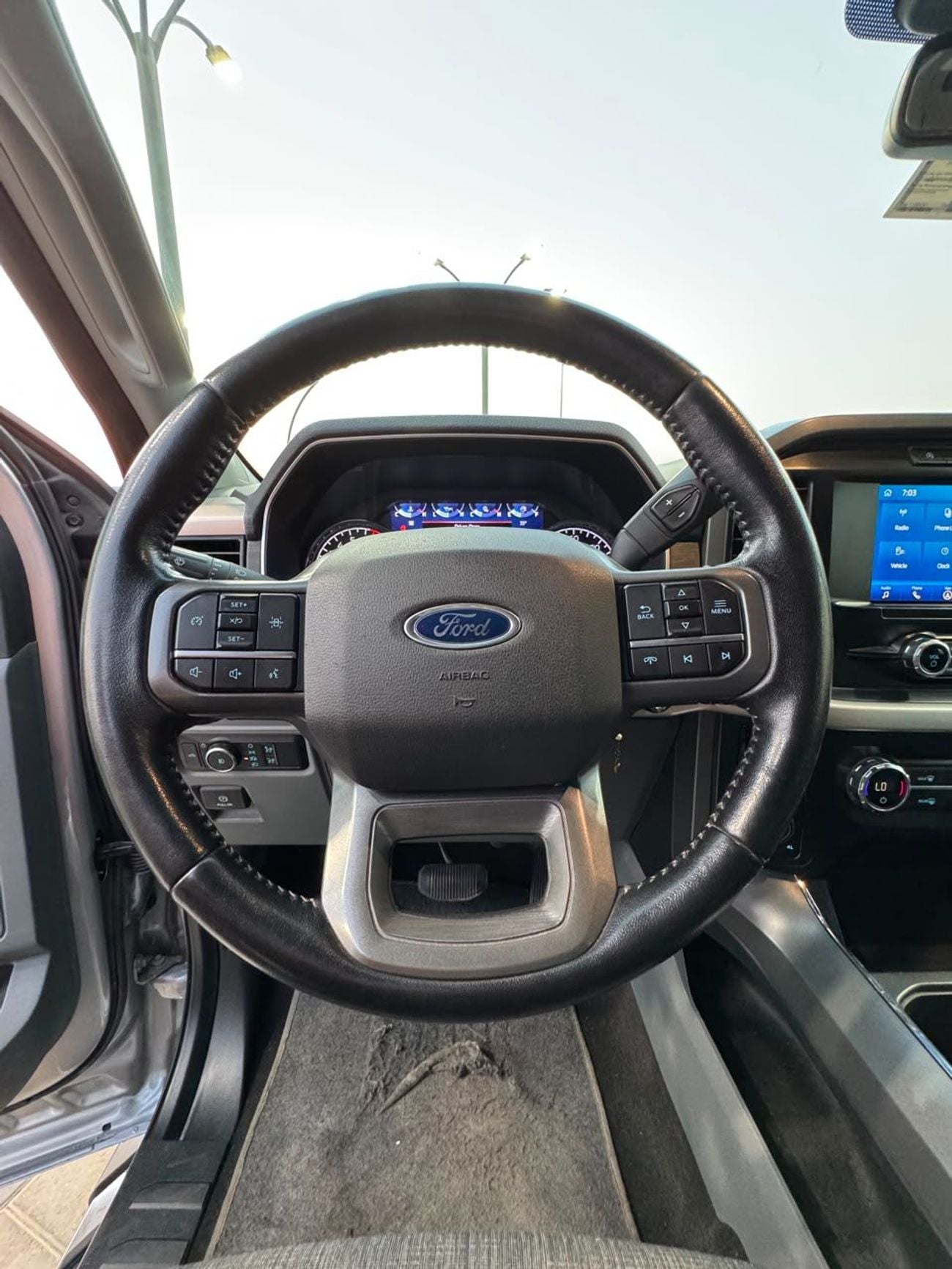 Ford F-150 XLT CREW CAB