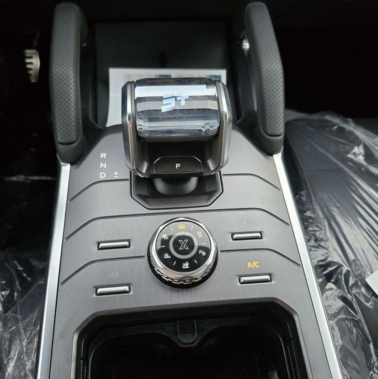 جيتور T2 2024 Jetour T2 2.0L Turbo 8 Speed AT Full option