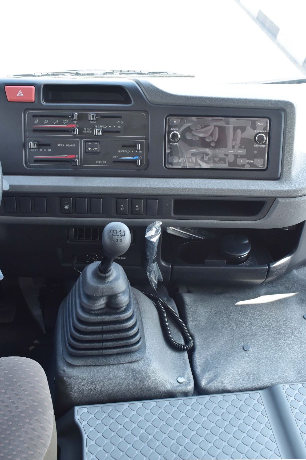 تويوتا كوستر 2.7L (23-Seater)