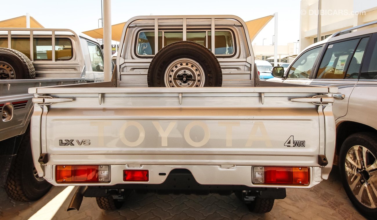 Toyota Land Cruiser Pick Up LX V6