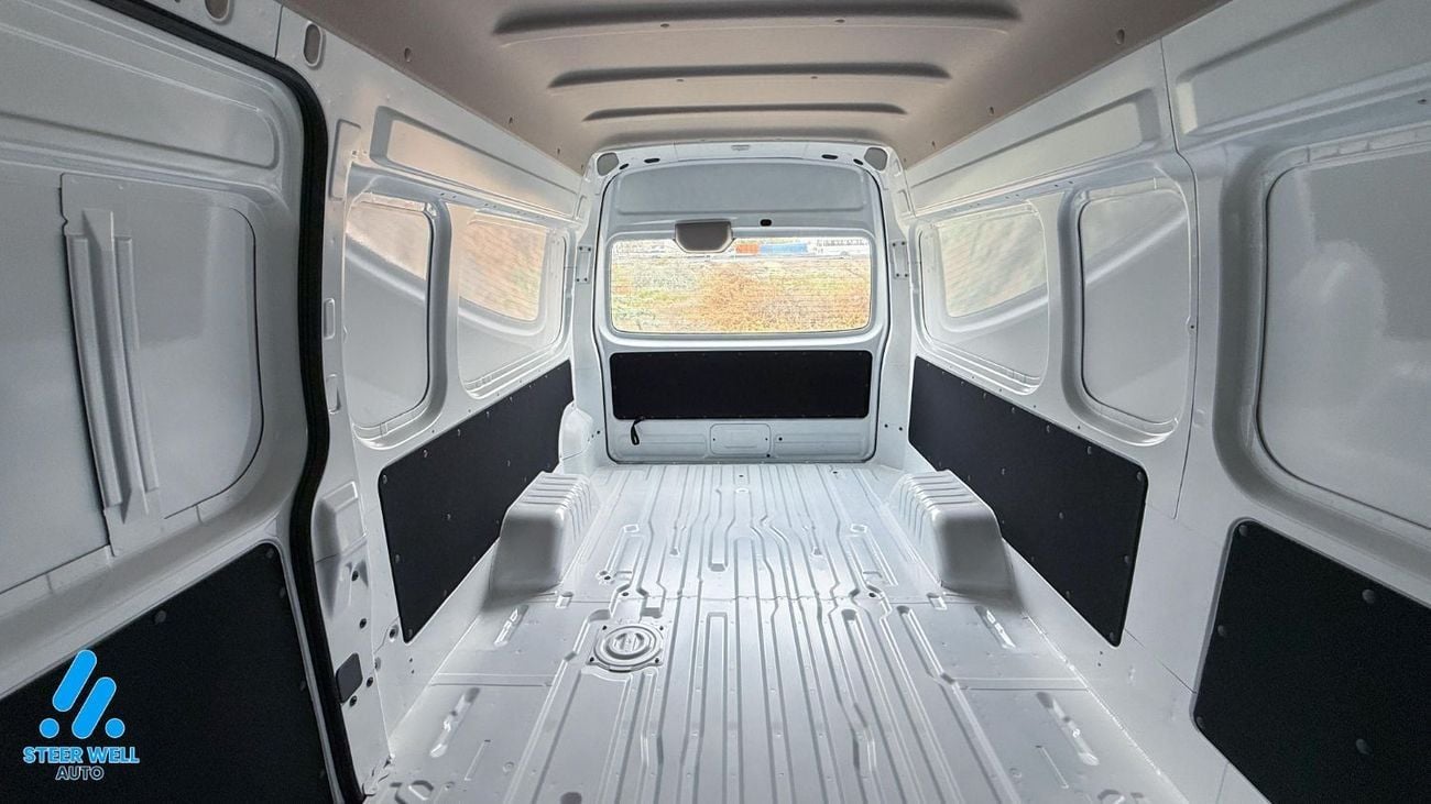 Nissan Urvan HIGH ROOF WIDE BODY 3-Seater Manual (4-Door) NV350 Highroof Delivery Van GCC Manual White