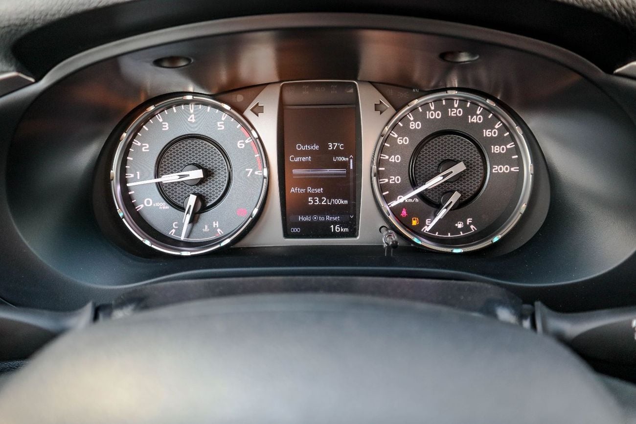 تويوتا هيلوكس  Toyota Hilux (TGN126) 2.7L 4WD – 2026 Model (Manual, 4 Doors)