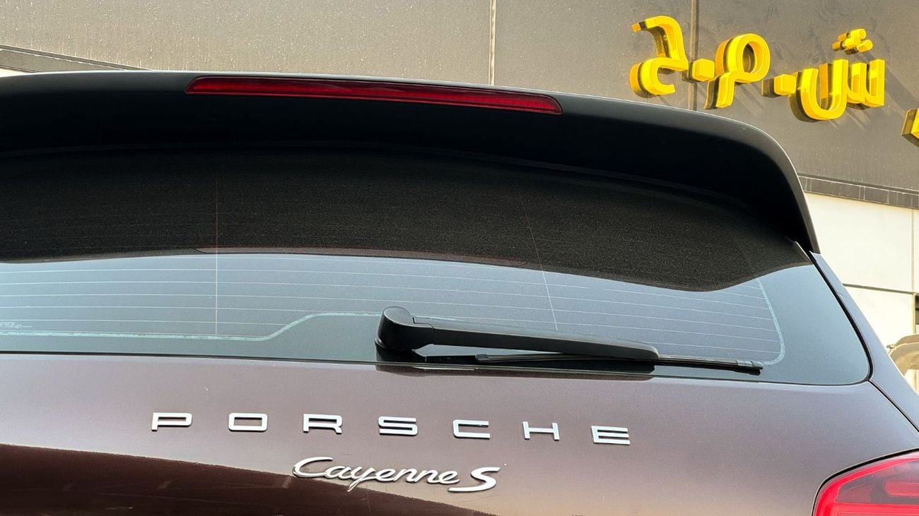 Porsche Cayenne S Platinum Edition 2018 GCC Full Service History