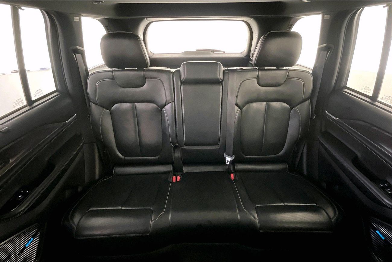 جيب جراند شيروكي Overland | شامل الضمان | 0 ﺪﻔﻋﺓ ﺃﻮﻟﻯ