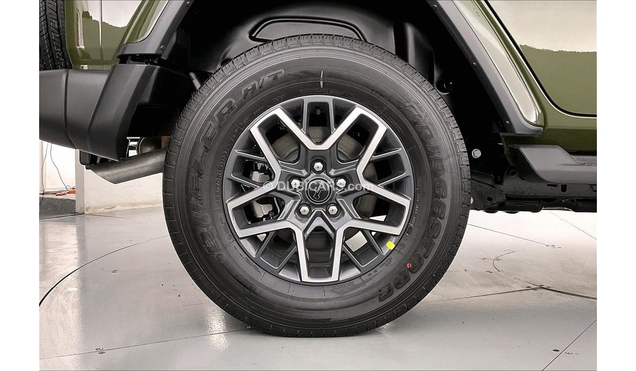 Toyota Tundra TOW HITCH | LHD | PREMIUM INTERIOR | ELECTRIC SEATS | DRLs | SUN ROOF | DARK ALLOY RIMS | BEST CONDI