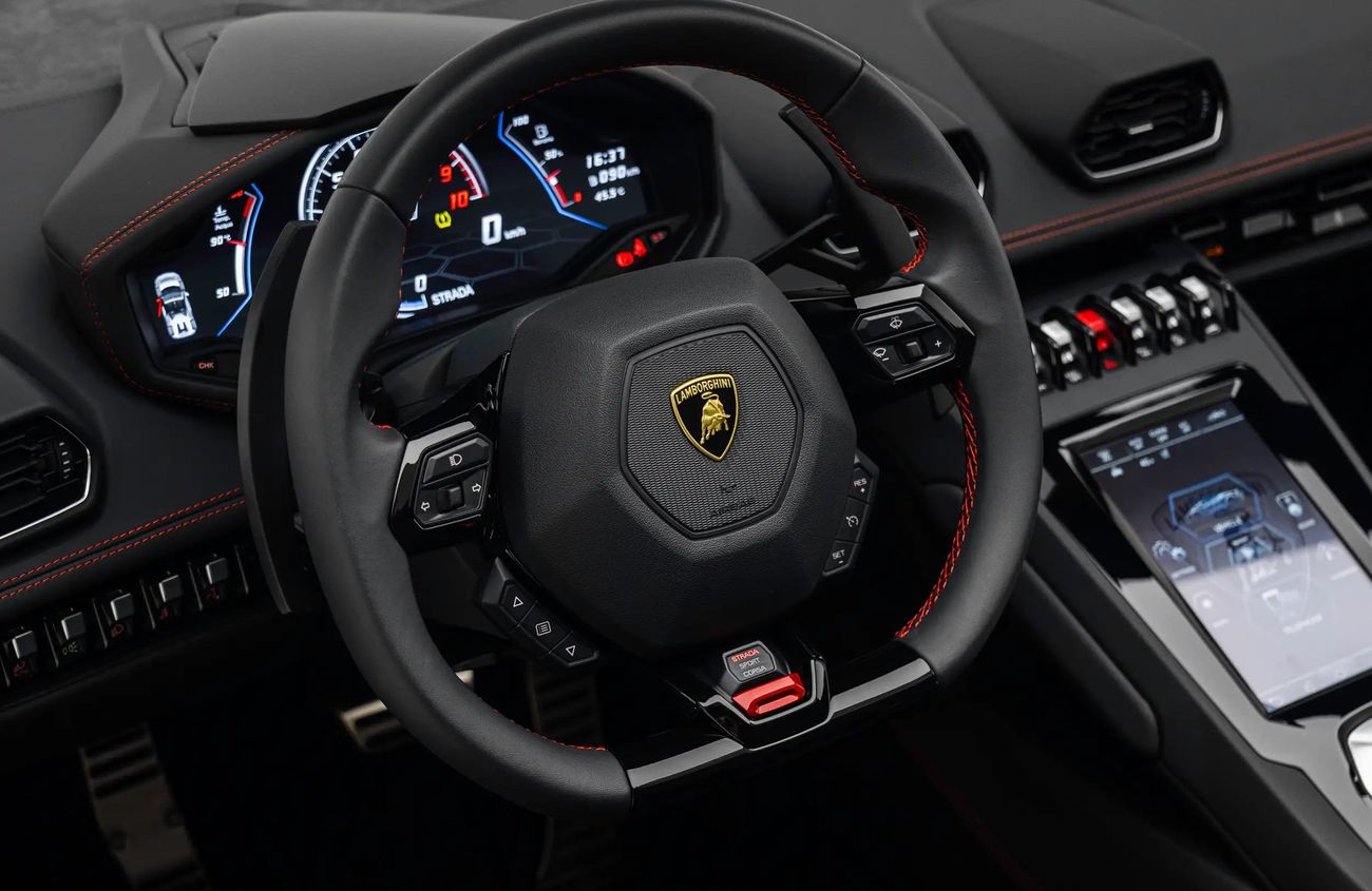 لامبورغيني هوراكان ايفو سبايدر 5.2L V10 Naturally Aspirated Engine