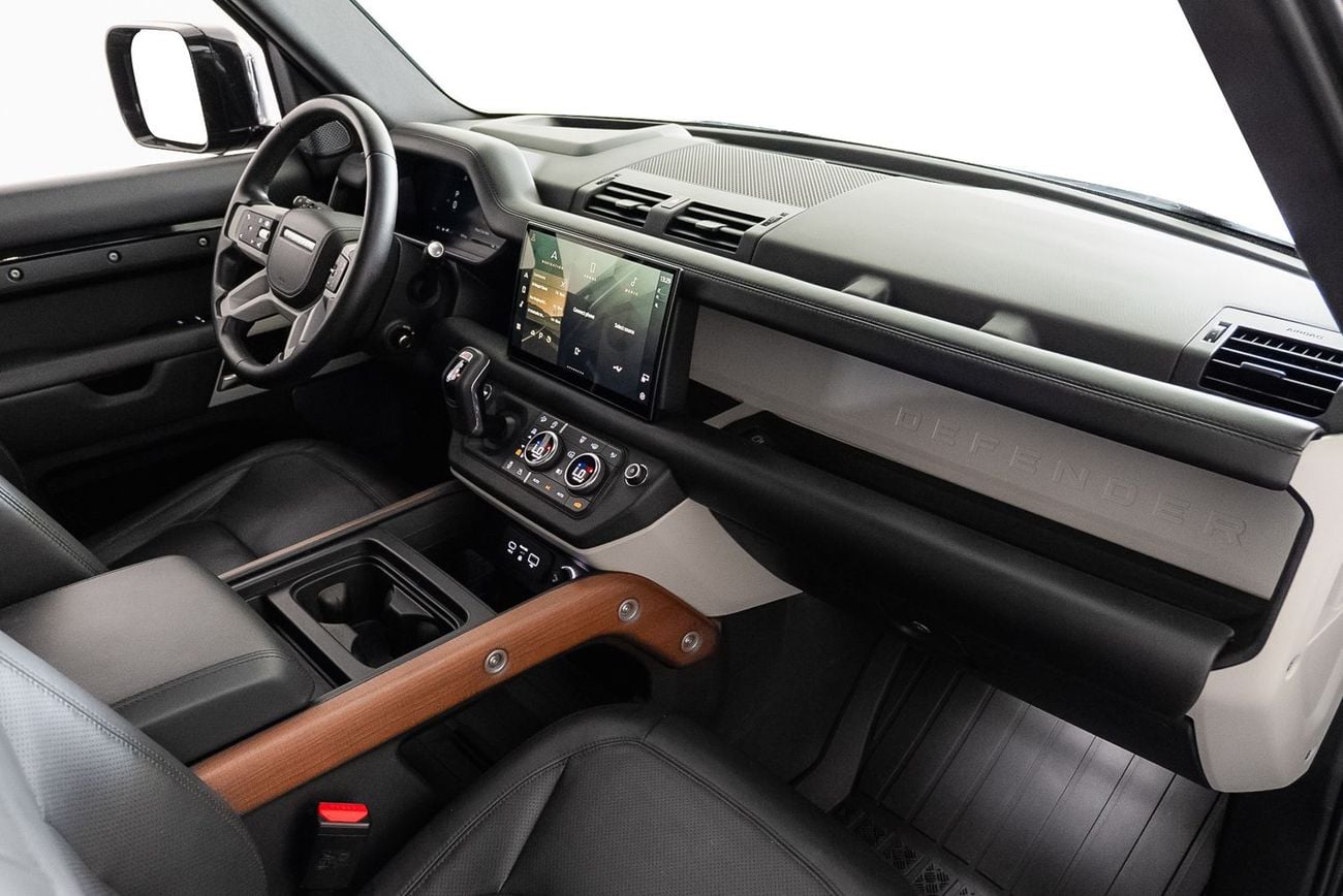 Land Rover Defender P400 110 HSE 3.0L (5 Seater)