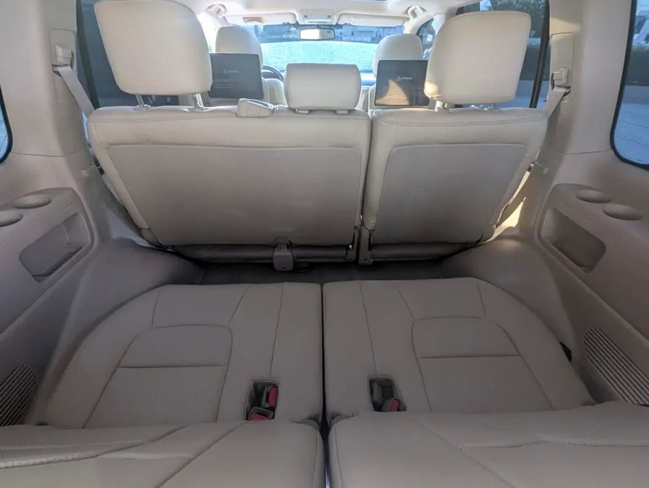 Toyota Land Cruiser VXR Facelifted With Interior and Exterior GCC Specs | Well Maintained