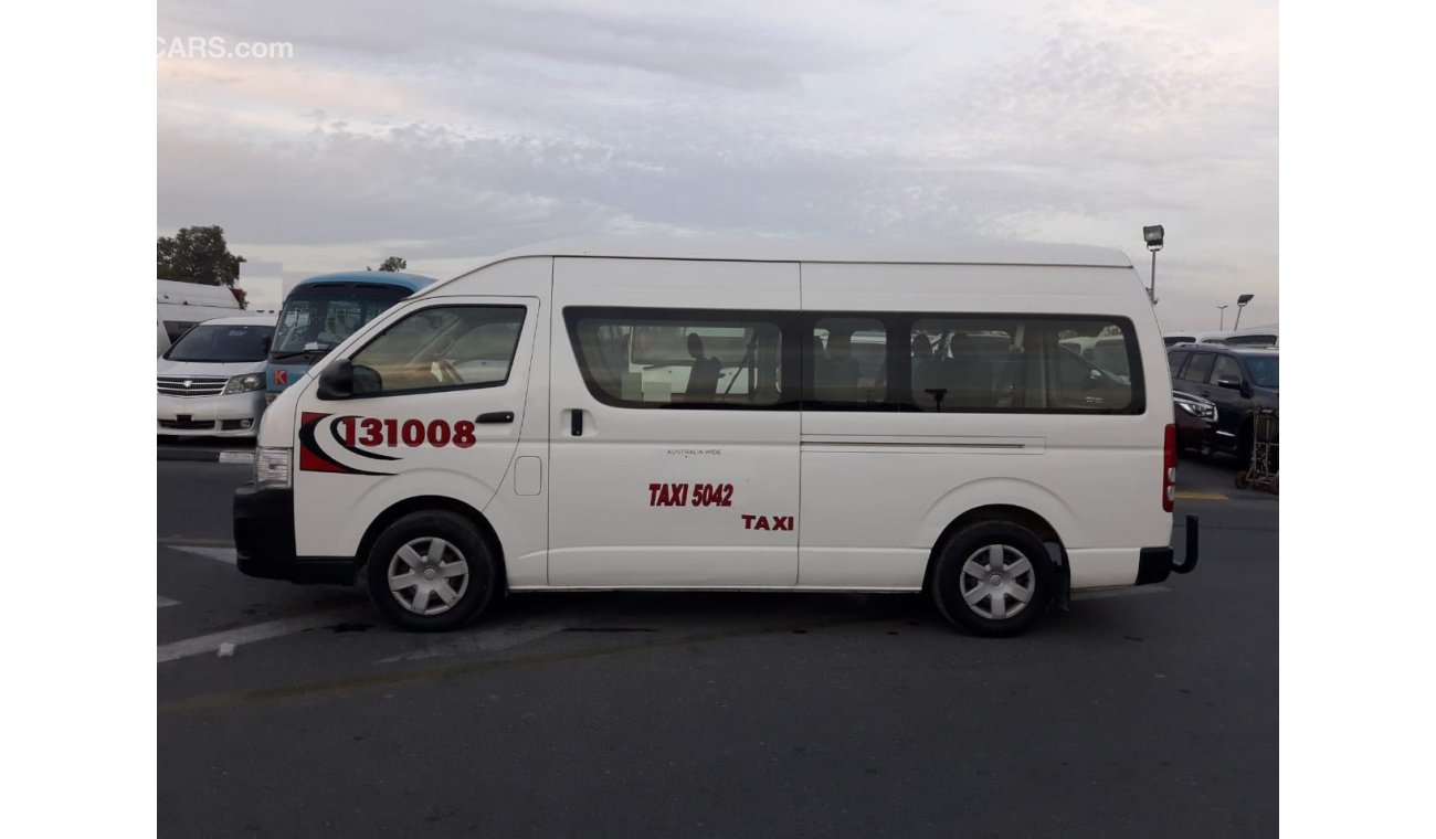 Toyota Hiace Commuter van