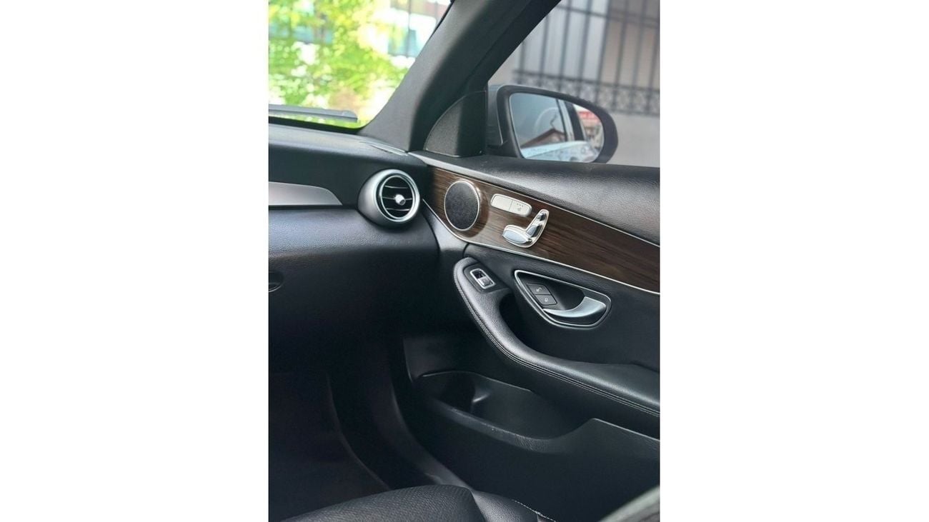 Mercedes-Benz C 300 Luxury