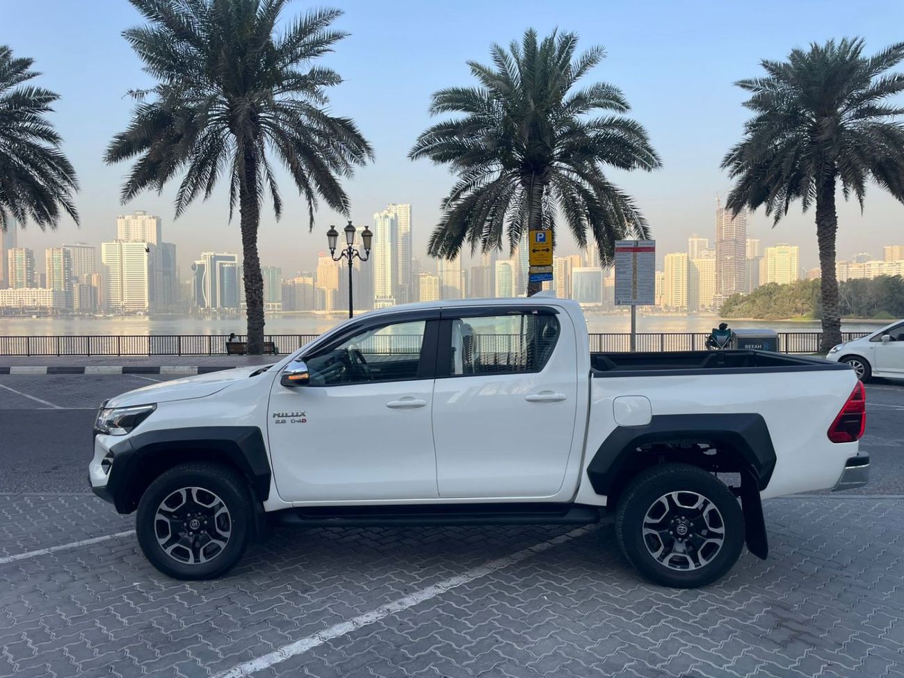 Toyota Hilux NEW HILUX 2.8 DIESEL  RIGHT HAND AUTOMATIC GEAR