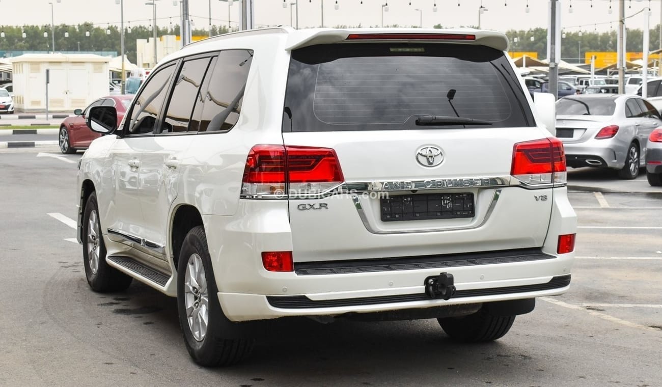 Toyota Land Cruiser GXR V8
