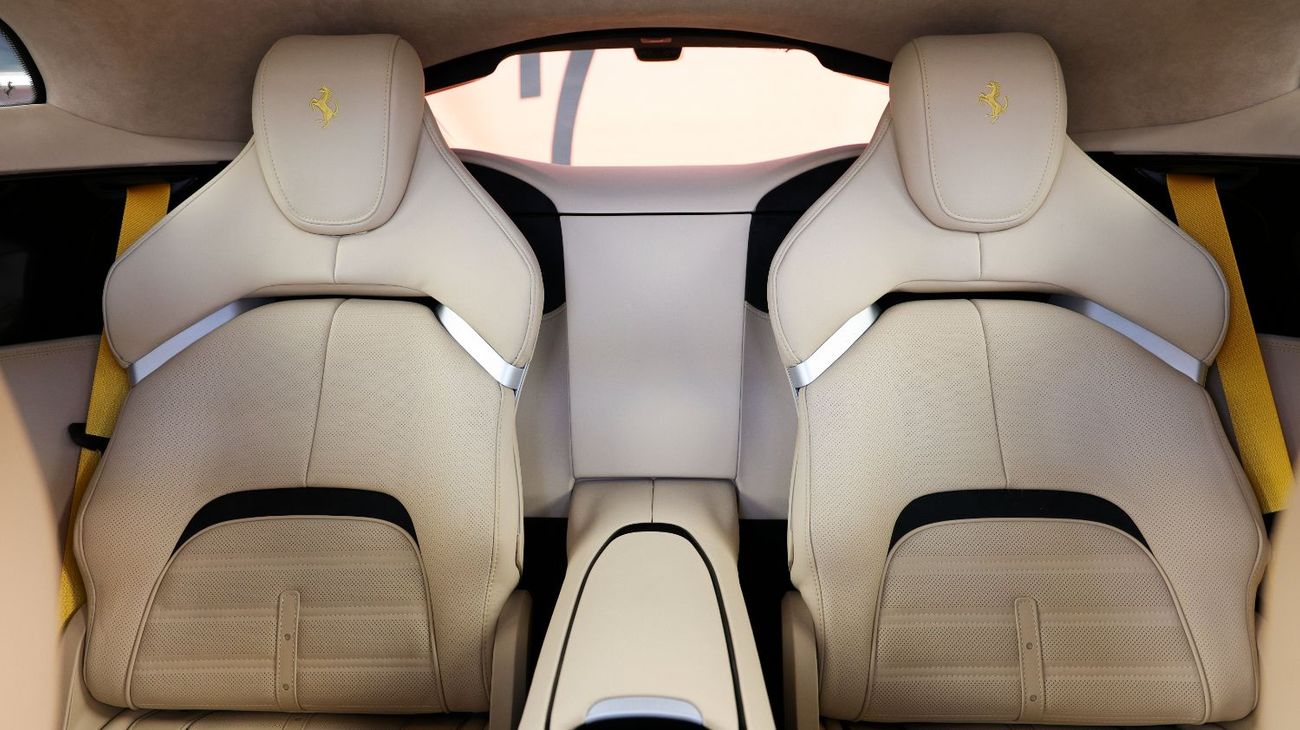 Ferrari Purosangue STANDARD Ferrari Purosangue 2025 - V12