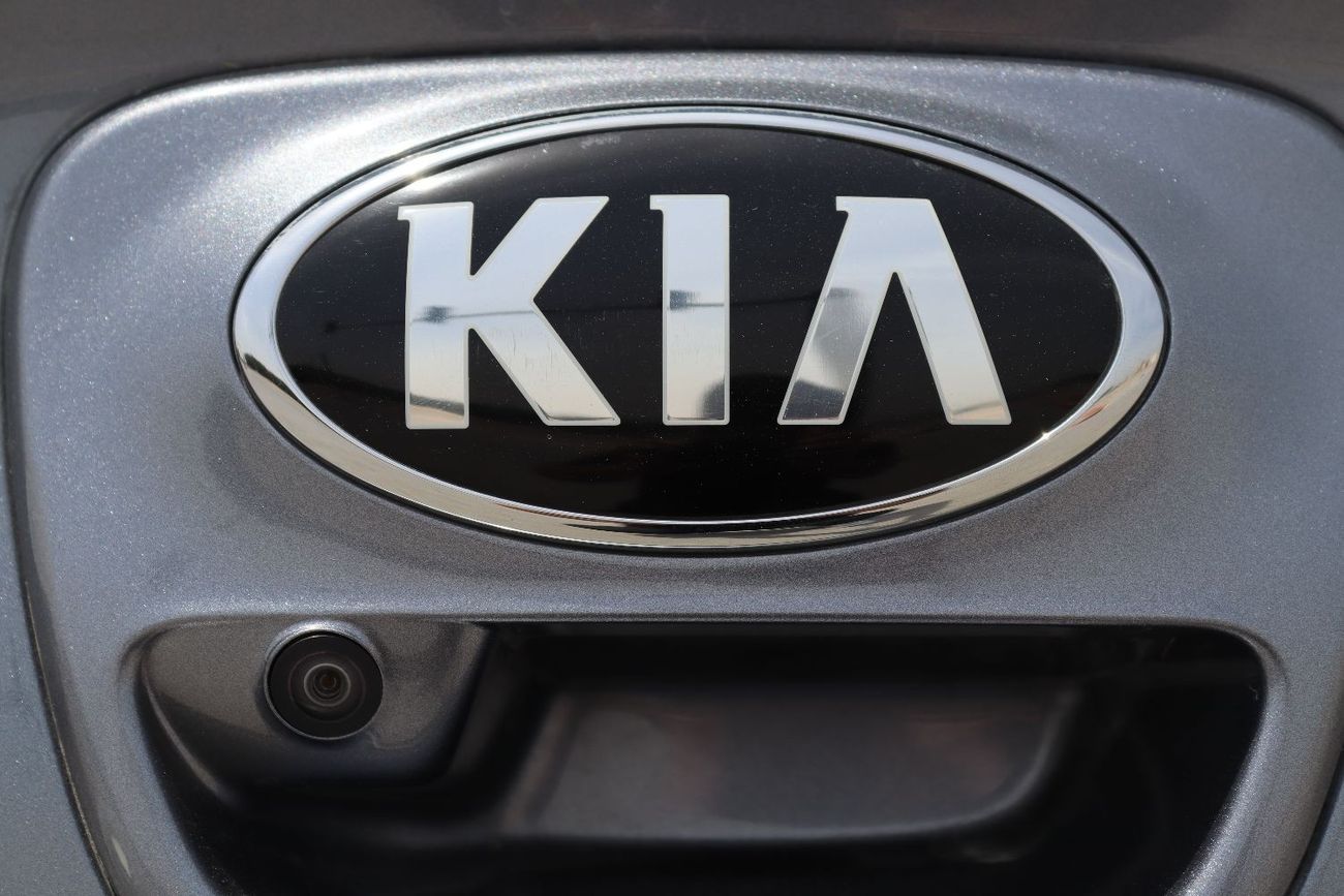 Kia Rio EX 1.4L (100 HP) Hatchback