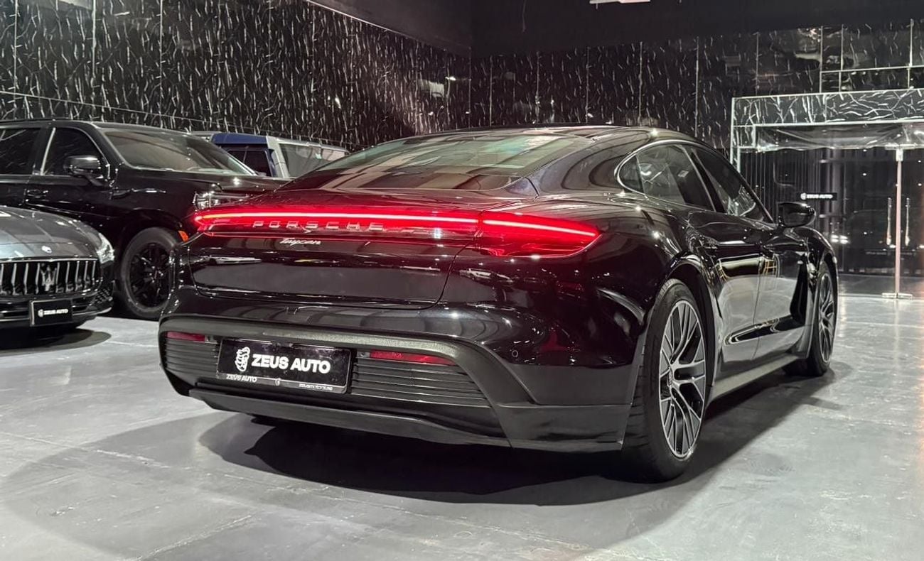 Porsche Taycan STD