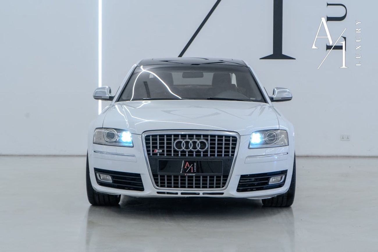 Audi S8 2009 Audi S8 V10, Clean Title, Zero Paint, GCC