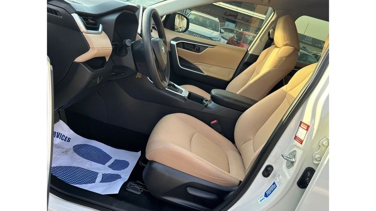 تويوتا راف ٤ LE