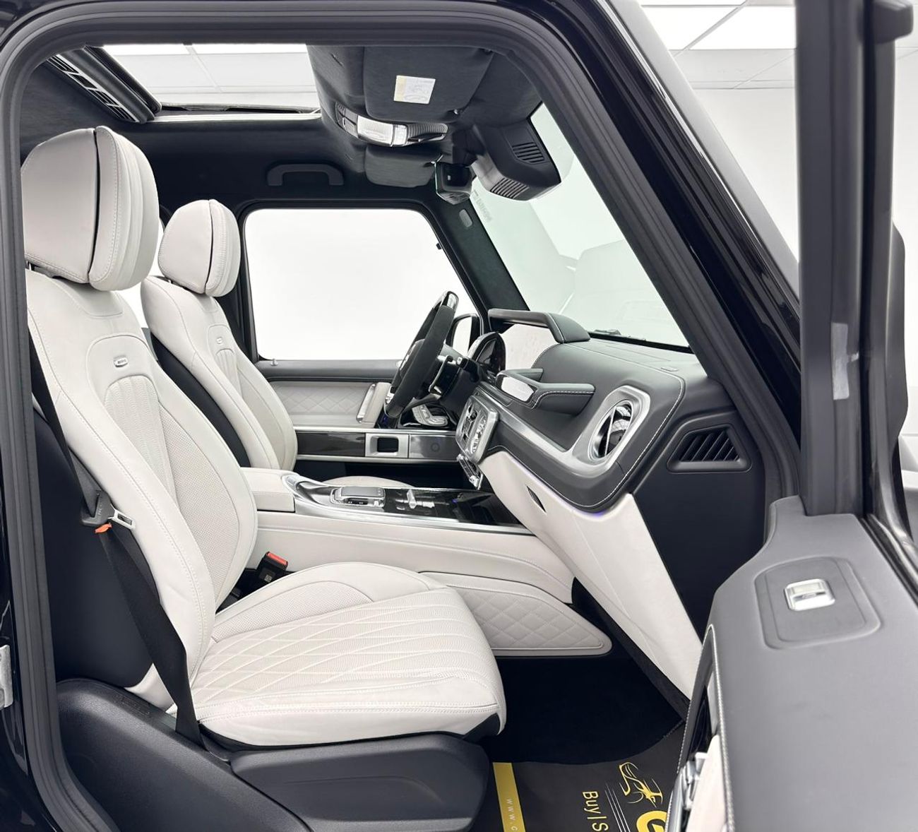 Mercedes-Benz G 63 AMG 2025 Mercedes-Benz G63 AMG Manufaktur Double Night Package, May/2027 Mercedes Warranty, GCC