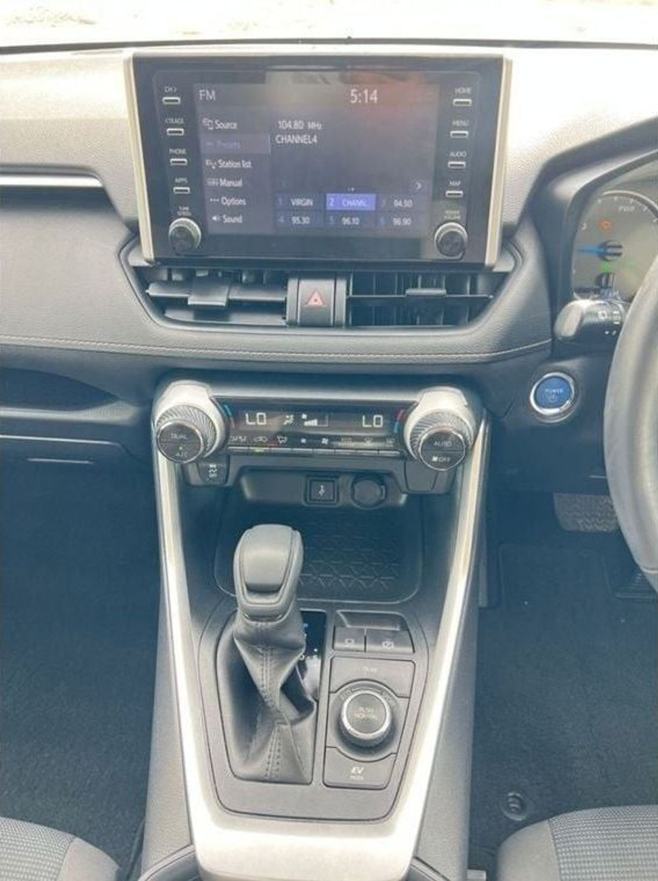 تويوتا راف ٤ hybrid petrol 2.5 liter right hand with  radar drive push start push start