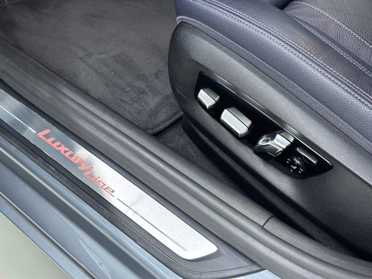 بي أم دبليو 530i Luxury 2.0L