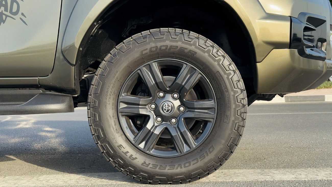 Toyota Hilux MODIFIED TO ROCCO | 2.8L DIESEL ENGINE | BOOT COVER | RHD