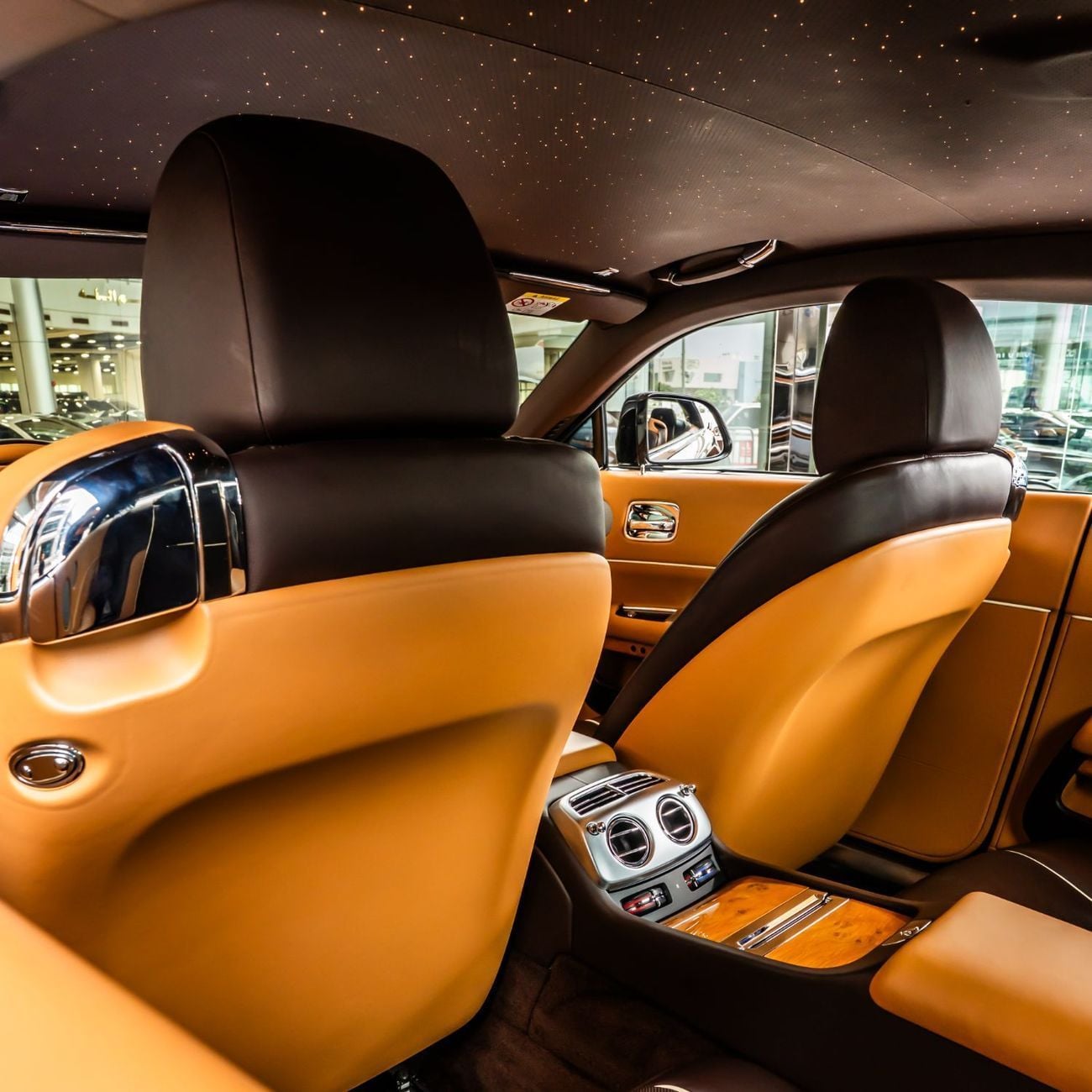 Rolls Royce Wraith STD 2017 | ROLLS ROYCE WRAITH | 3 BUTTONS | STAR LIGHT | 45,000KM | GCC