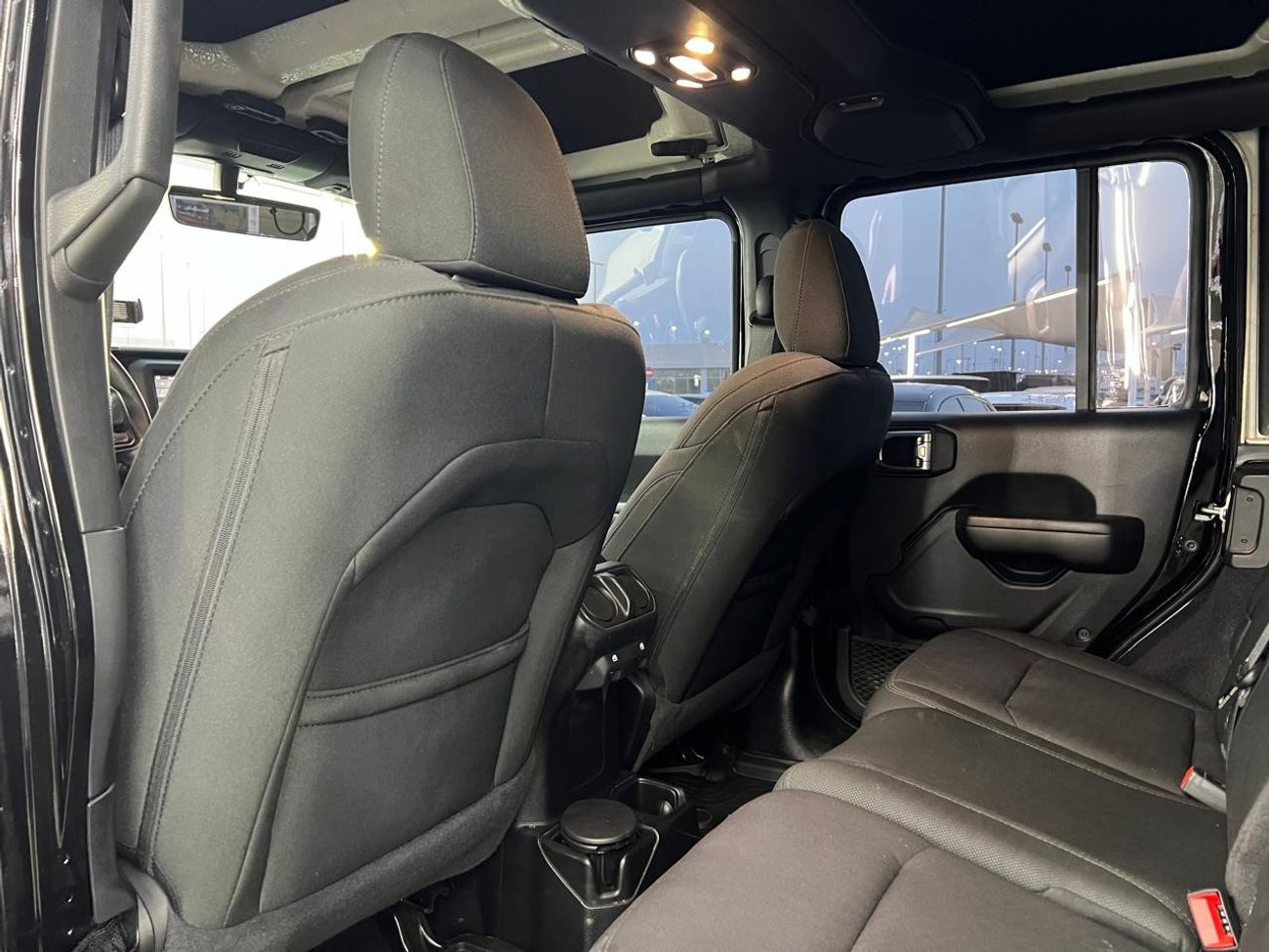 Jeep Wrangler Jeep wrangler unlimited sport V6, Model 2021 Gcc specs  original paint no accident, Under dealer war